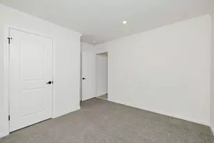 1346 Newport Ave, Attleboro, MA 02703 - Photo 16
