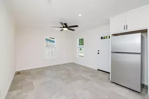 1346 Newport Ave, Attleboro, MA 02703 - Photo 12