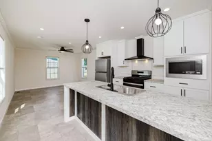 1346 Newport Ave, Attleboro, MA 02703 - Photo 8