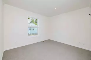 1346 Newport Ave, Attleboro, MA 02703 - Photo 18