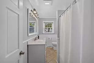 403 Valley Rd, New Bedford, MA 02745 - Photo 18