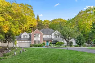 112 Bigelow Dr, Sudbury, MA 01776 - Photo 2