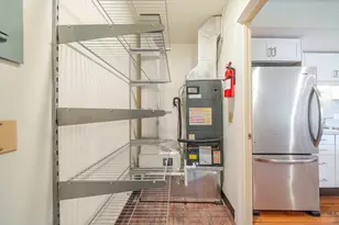 351 Pleasant St, Northampton, MA 01060 - Photo 24
