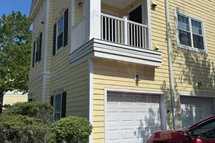 104 Gazebo Cir, Reading, MA 01867 - Photo 2