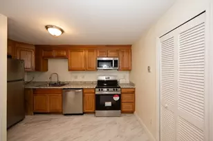 11B Gibbs St, Worcester, MA 01607 - Photo 2