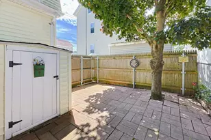 618 Robeson St, Fall River, MA 02720 - Photo 16