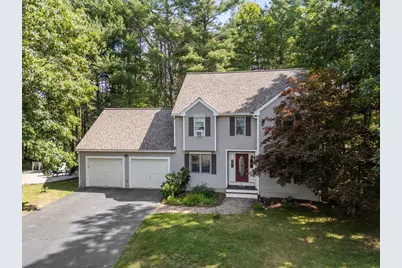 61 Easy St, Uxbridge, MA 01569 - Photo 2