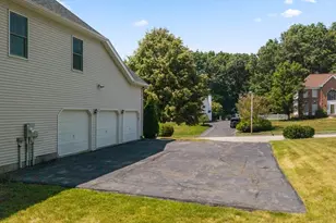 10 Hemingway St, Shrewsbury, MA 01545 - Photo 36