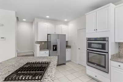 10 Hemingway St, Shrewsbury, MA 01545 - Photo 14