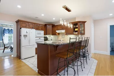 71 Circuit Rd, Dedham, MA 02026 - Photo 4