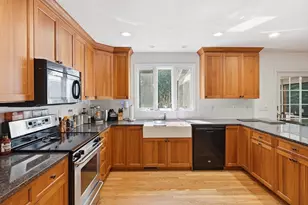 95 Mount Hope, North Attleboro, MA 02760 - Photo 4