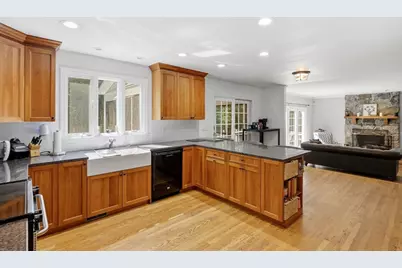 95 Mount Hope, North Attleboro, MA 02760 - Photo 6