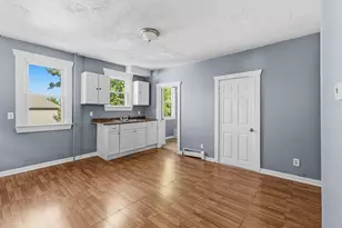 1272 Pleasant St, New Bedford, MA 02740 - Photo 12