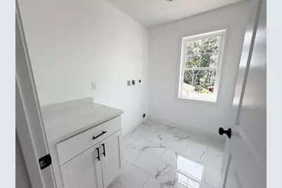 955 Crescent Street, New Bedford, MA 02745 - Photo 8