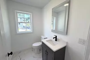 955 Crescent St, New Bedford, MA 02745 - Photo 6