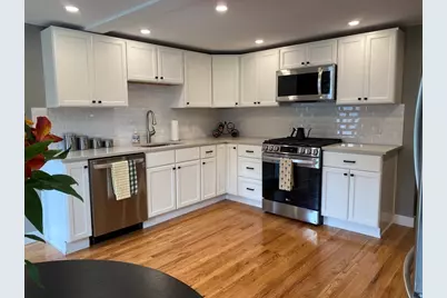 11 Cross St, Southborough, MA 01772 - Photo 2