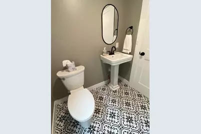 11 Cross St, Southborough, MA 01772 - Photo 8