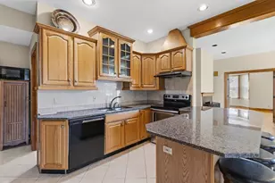 167 Center St, Ludlow, MA 01056 - Photo 6