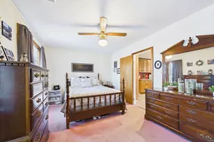 28 Hancock St, Fall River, MA 02721 - Photo 16