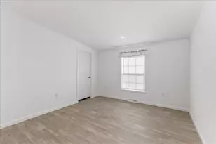 29 Lowell, Salem, NH 03079 - Photo 18