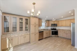 29 Lowell, Salem, NH 03079 - Photo 8