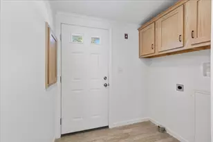 29 Lowell, Salem, NH 03079 - Photo 14