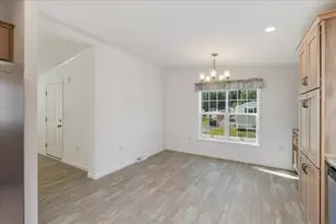 29 Lowell, Salem, NH 03079 - Photo 12