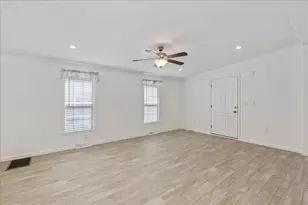 29 Lowell, Salem, NH 03079 - Photo 6