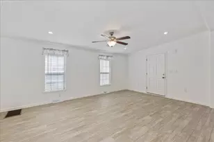 29 Lowell, Salem, NH 03079 - Photo 6