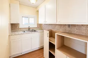 33 S Whipple St, Lowell, MA 01852 - Photo 10