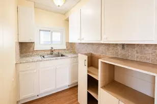 33 S Whipple St, Lowell, MA 01852 - Photo 10