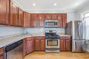 693 E 7th St, Boston, MA 02127 - Photo 1