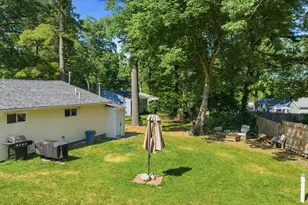 8 Violet St, Lakeville, MA 02743 - Photo 6