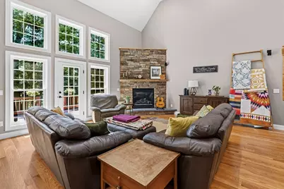 17 Bissonnette Cir, Southampton, MA 01073 - Photo 8