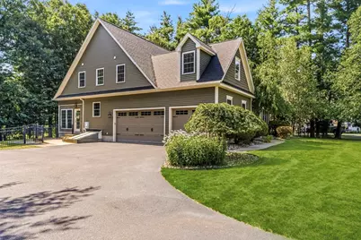 17 Bissonnette Cir, Southampton, MA 01073 - Photo 2