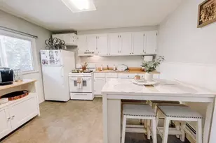378 E 8th St, Boston, MA 02127 - Photo 4