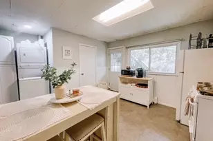 378 E 8th St, Boston, MA 02127 - Photo 6
