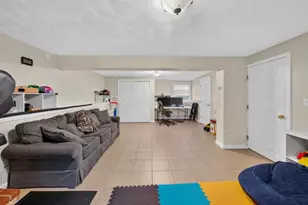 1578 Varnum, Lowell, MA 01854 - Photo 6