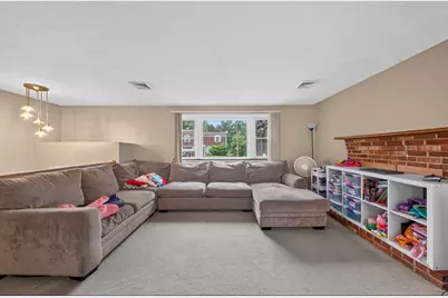 1578 Varnum, Lowell, MA 01854 - Photo 22