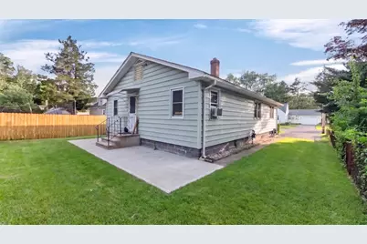 23 Thompson, East Longmeadow, MA 01028 - Photo 4