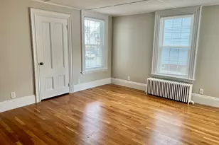 9 Arlington St, Reading, MA 01867 - Photo 4