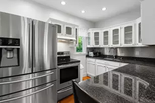 476 Sconticut Neck Rd, Fairhaven, MA 02719 - Photo 8
