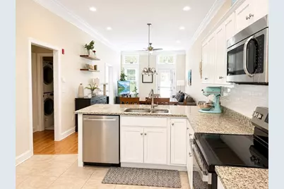 445 Berlin St #7, Clinton, MA 01510 - Photo 2