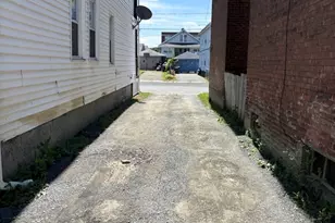 32 Nassau St, Chicopee, MA 01013 - Photo 4