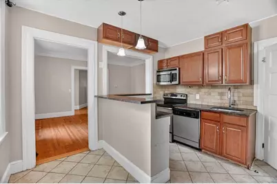 583 Watertown St #583, Newton, MA 02460 - Photo 2