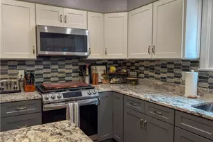 442 Eastview Ave, Somerset, MA 02726 - Photo 14