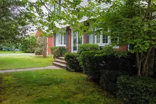 442 Eastview Ave, Somerset, MA 02726 - Photo 4