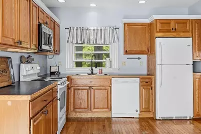 66 Middle Rd, Acushnet, MA 02743 - Photo 24