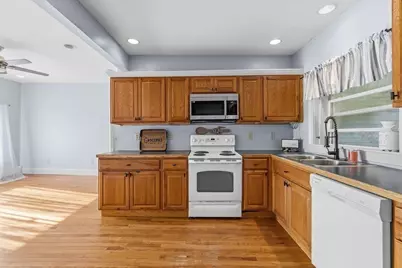 66 Middle Rd, Acushnet, MA 02743 - Photo 22