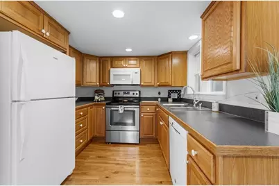 66 Middle Rd, Acushnet, MA 02743 - Photo 8